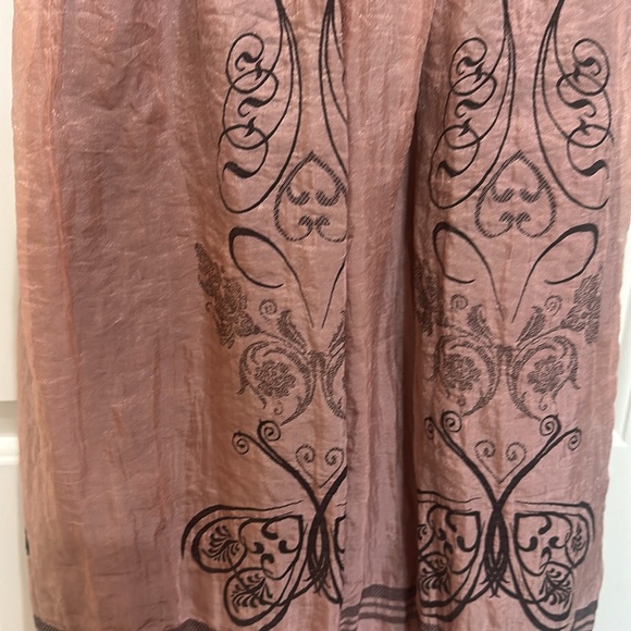 Beautiful boutique’s skirt. Gorgeous salmon and brown . Looks like silk. - Picture 2 of 5